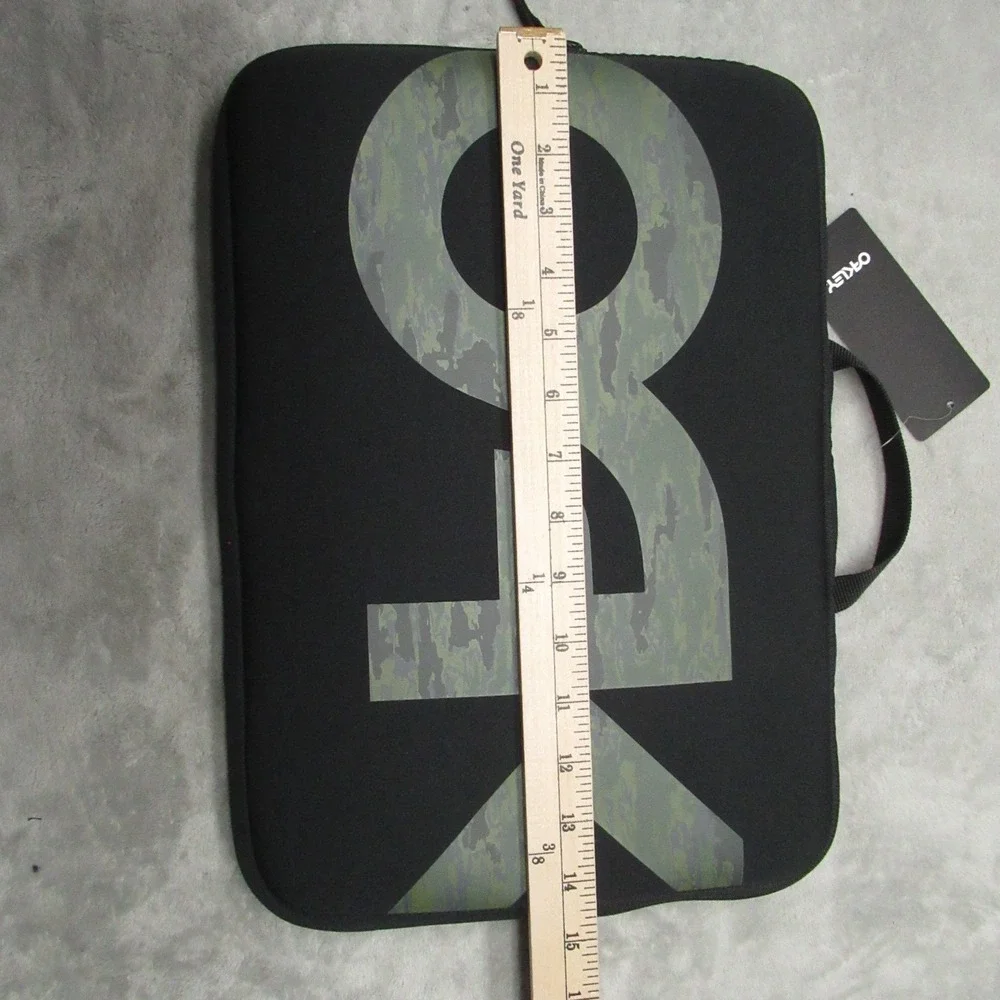 Oakley B1B Laptop Case‎ Black Brush Camo Padded Water Repellent Work Bag NEW